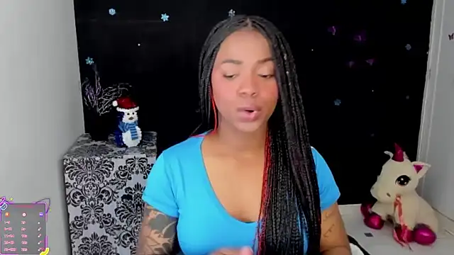 Snapshot of Marce_22 chatting on 11.24.25 Marce 22 online show from 11.24.25