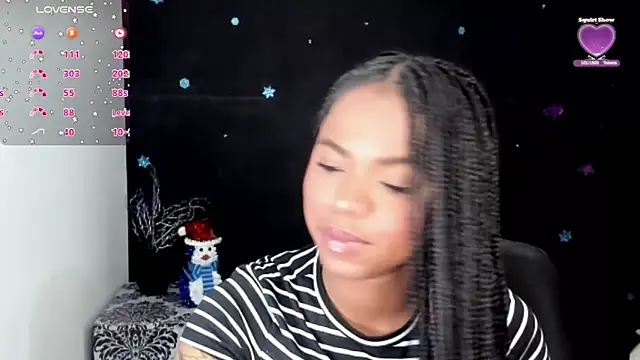 Snapshot of Marce_22 chatting on 12.03.25 Marce 22 online show from 12.03.25