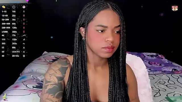 Snapshot of Marce_22 chatting on 12.19.25 Marce 22 online show from 12.19.25