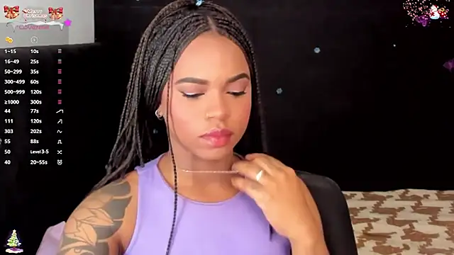 Snapshot of Marce_22 chatting on 12.21.25 Marce 22 online show from 12.21.25