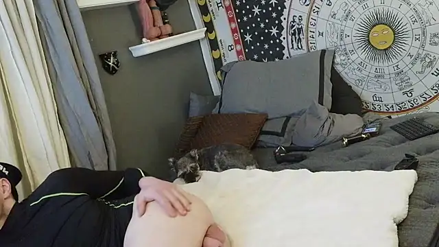 UnCuTupTheBuTT online show from 02.05.26