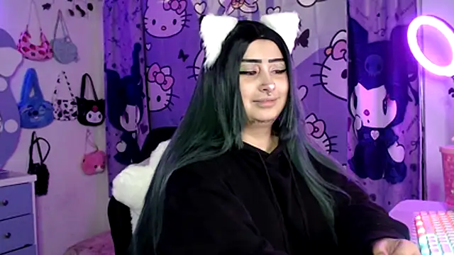 lussyevans24 online show from 10.24.25