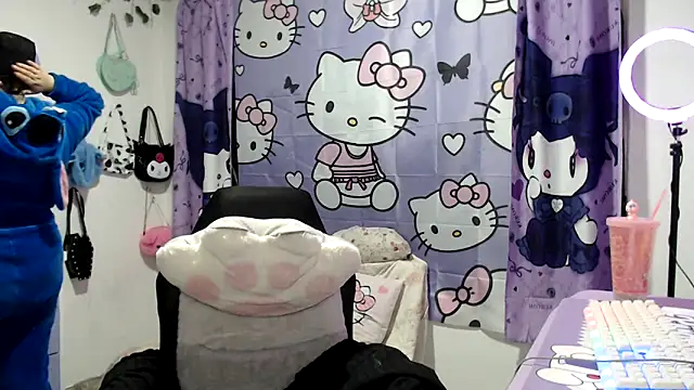 lussyevans24 online show from 11.18.25