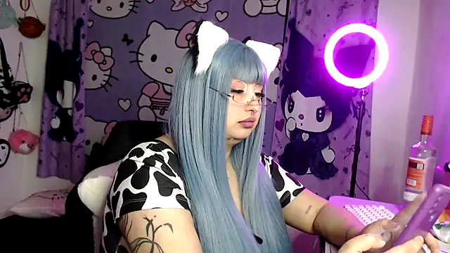 Snapshot of lussyevans24 chatting on 05.20.26 lussyevans24 online show from 05.20.26