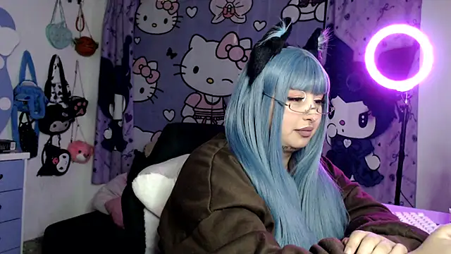 Snapshot of lussyevans24 chatting on 05.27.26 lussyevans24 online show from 05.27.26