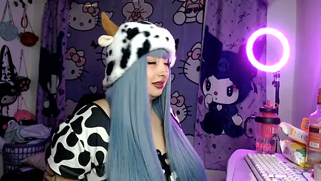 Snapshot of lussyevans24 chatting on 06.21.26 lussyevans24 online show from 06.21.26