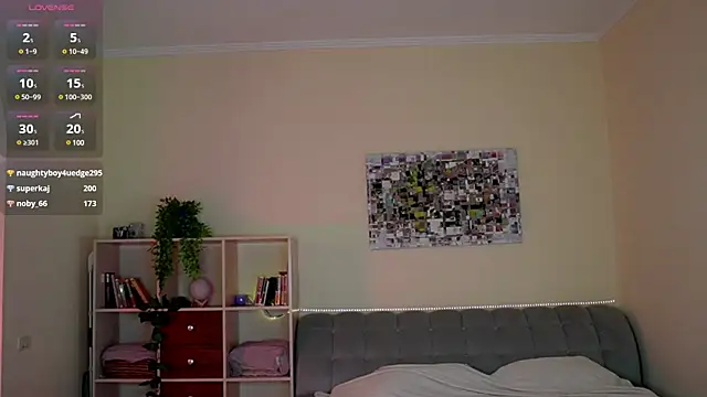 Snapshot of blondy_room chatting on 01.03.25 blondy room online show from 01.03.25