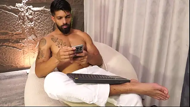 DannSaenz online show from 04.27.26