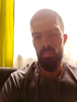 Snapshot of DannSaenz chatting on 05.11.26 DannSaenz online show from 05.11.26
