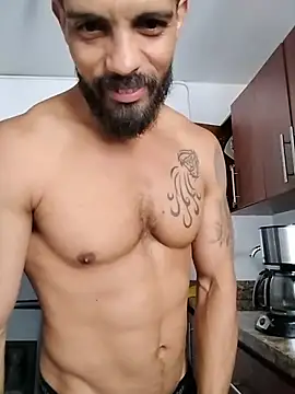 Snapshot of DannSaenz chatting on 07.25.26 DannSaenz online show from 07.25.26