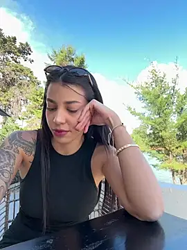 Snapshot of DanielaSaenz0 chatting on 01.26.25 DanielaSaenz0 online show from 01.26.25