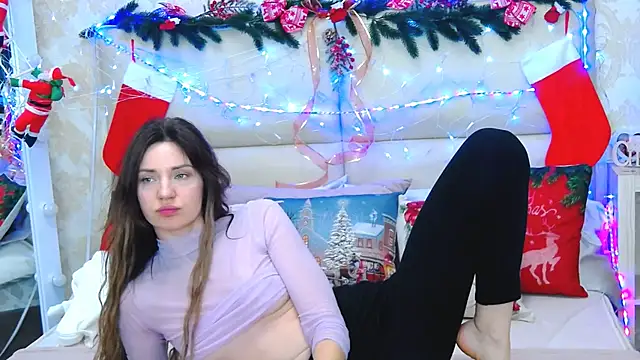 Snapshot of VioletUmi chatting on 12.17.24 VioletUmi online show from 12.17.24