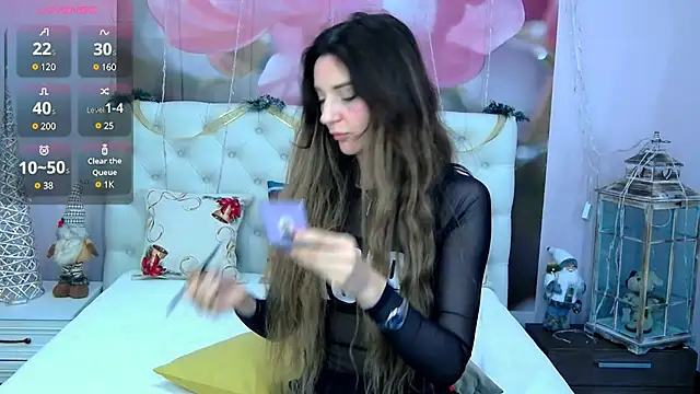 Snapshot of VioletUmi chatting on 01.12.25 VioletUmi online show from 01.12.25