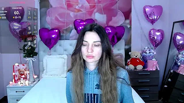 Snapshot of VioletUmi chatting on 02.09.25 VioletUmi online show from 02.09.25