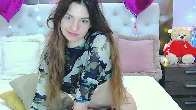 Snapshot of VioletUmi chatting on 02.09.25 VioletUmi online show from 02.09.25