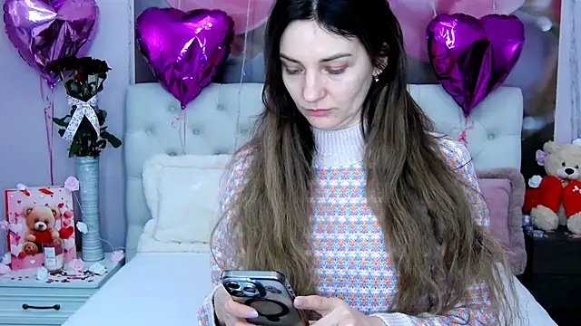 Snapshot of VioletUmi chatting on 02.14.25 VioletUmi online show from 02.14.25
