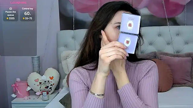 Snapshot of VioletUmi chatting on 02.27.25 VioletUmi online show from 02.27.25