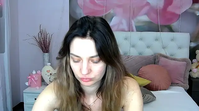 Snapshot of VioletUmi chatting on 02.28.25 VioletUmi online show from 02.28.25