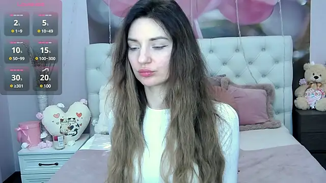 Snapshot of VioletUmi chatting on 03.09.25 VioletUmi online show from 03.09.25
