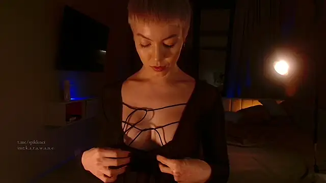 Snapshot of spiklencii chatting on 10.13.25 spiklencii online show from 10.13.25