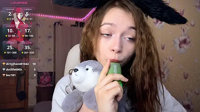 Snapshot of _SofiaBrown chatting on 02.11.25 SofiaBrown online show from 02.11.25