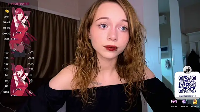 Snapshot of _SofiaBrown chatting on 11.18.25 SofiaBrown online show from 11.18.25