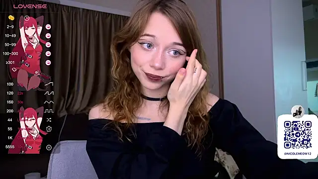 Snapshot of _SofiaBrown chatting on 12.19.25 SofiaBrown online show from 12.19.25