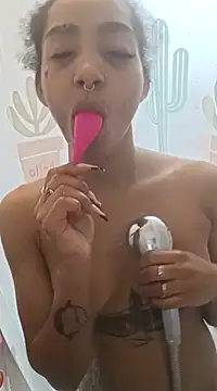 Laanegraofficial  online show from 12.27.24