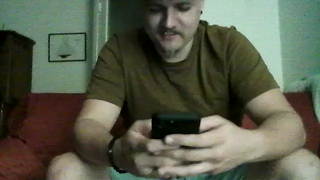 Snapshot of QueueFrenchie chatting on 09.10.25 QueueFrenchie online show from 09.10.25