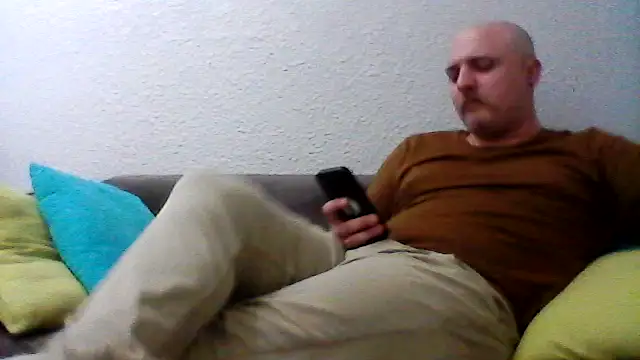 Snapshot of QueueFrenchie chatting on 10.21.25 QueueFrenchie online show from 10.21.25