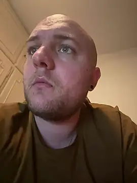 Snapshot of QueueFrenchie chatting on 02.21.26 QueueFrenchie online show from 02.21.26