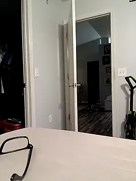 Snapshot of Localboi3 chatting on 01.11.25 Localboi3 online show from 01.11.25