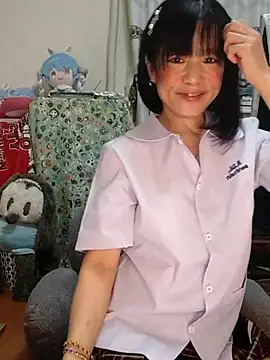 Snapshot of renapiyon8182 chatting on 02.22.25 renapiyon8182 online show from 02.22.25