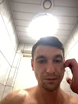 Snapshot of shufflercat chatting on 09.17.25 shufflercat online show from 09.17.25