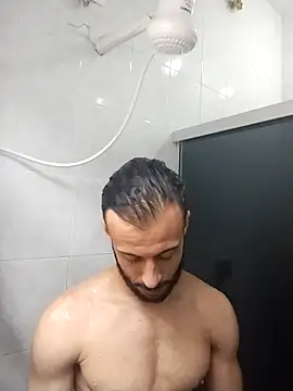 Snapshot of LopeseLua chatting on 10.04.25 LopeseLua online show from 10.04.25