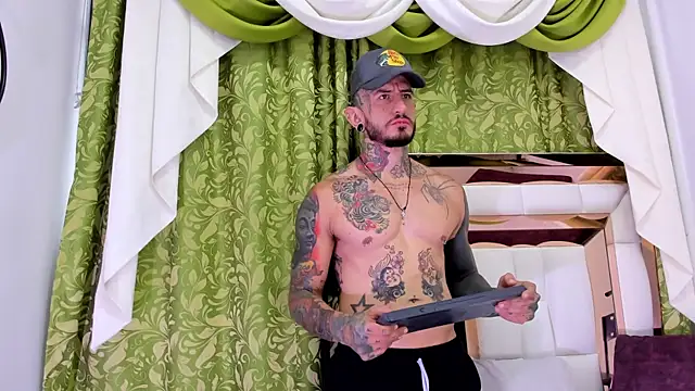 Snapshot of dilan_scootk_ chatting on 10.26.25 dilan scootk online show from 10.26.25