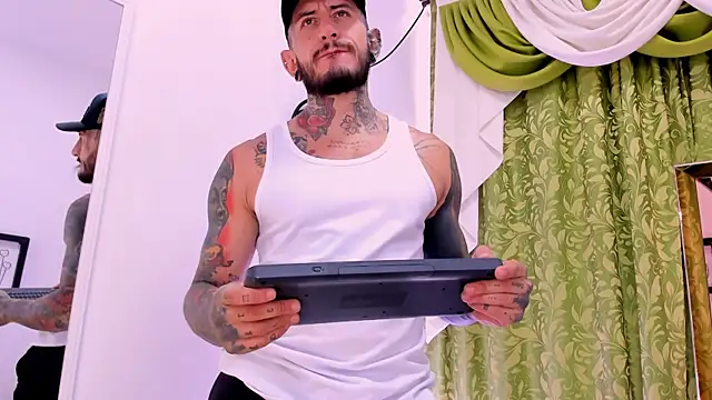 Snapshot of dilan_scootk_ chatting on 11.29.25 dilan scootk online show from 11.29.25