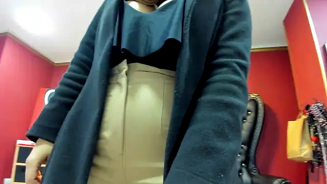 Snapshot of Mistressviictoria chatting on 02.18.25 Mistressviictoria online show from 02.18.25