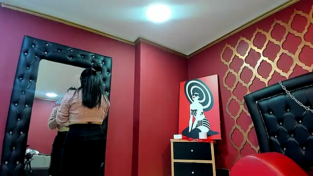 Snapshot of Mistressviictoria chatting on 02.25.25 Mistressviictoria online show from 02.25.25