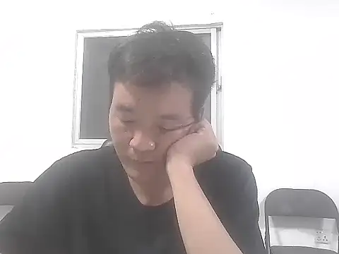 Snapshot of kisstoyousoon2024 chatting on 11.18.25 kisstoyousoon2024 online show from 11.18.25