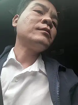 Snapshot of kisstoyousoon2024 chatting on 12.17.25 kisstoyousoon2024 online show from 12.17.25