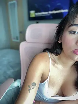 veronicaapink online show from 02.22.25