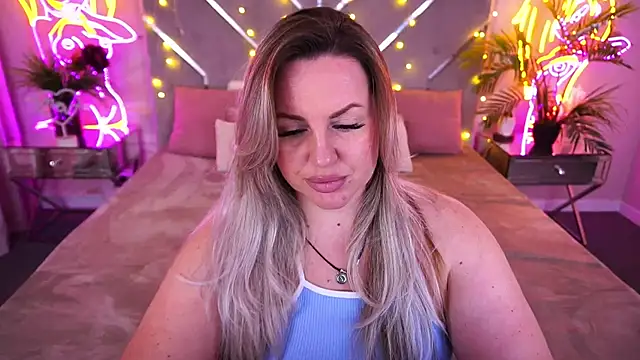 KiraCandyS online show from 04.20.26