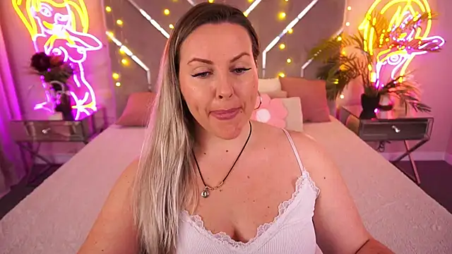 KiraCandyS online show from 04.24.26