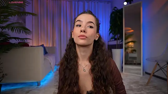 Amely Young online show from 08.07.26
