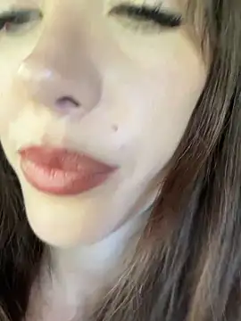 Eyline online show from 06.11.26