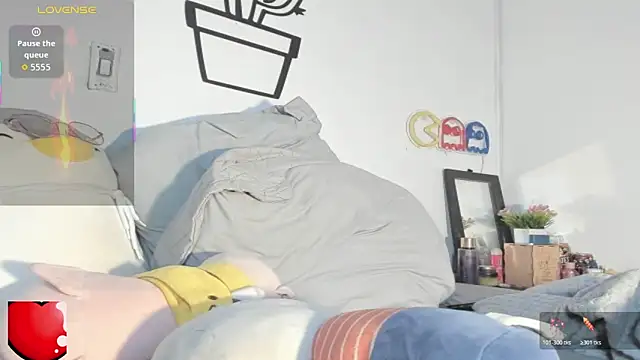 Snapshot of Alessia28_ chatting on 11.05.25 Alessia28 online show from 11.05.25