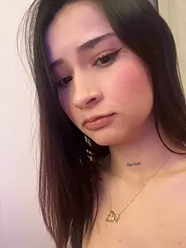 Snapshot of Angeeel_ chatting on 12.18.24 Angeeel online show from 12.18.24