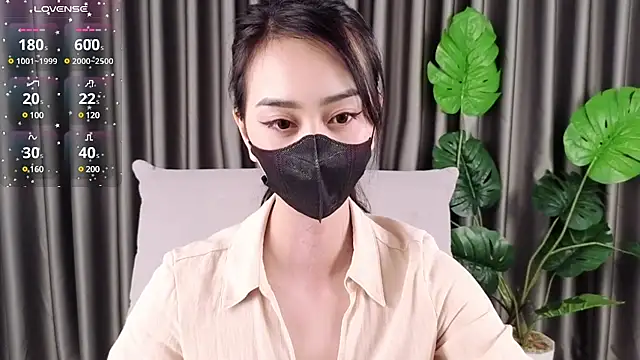 Snapshot of -----Sue----- chatting on 02.23.25 -----Sue----- online show from 02.23.25