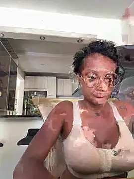 KyaraMiller online show from 04.14.26